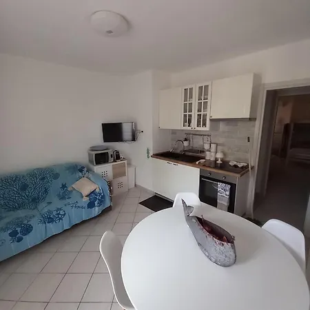 Appartamento 100 Mt Dal Mare E Piscina