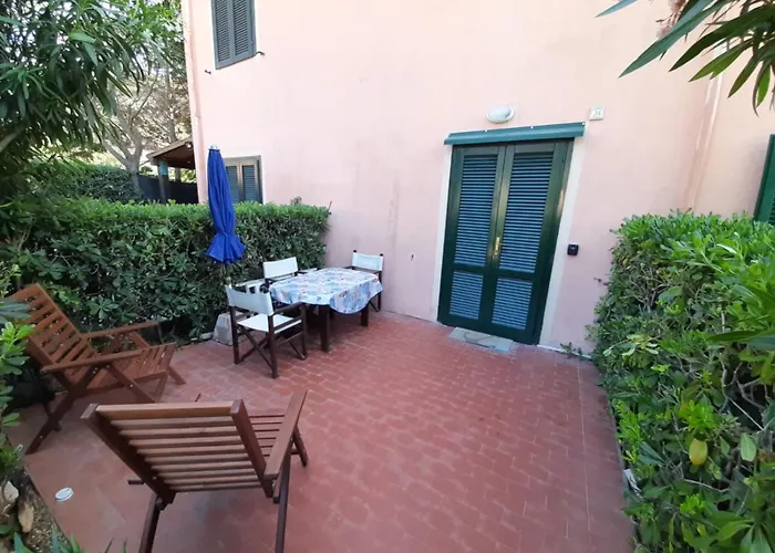 100 Mt Dal Mare E Piscina